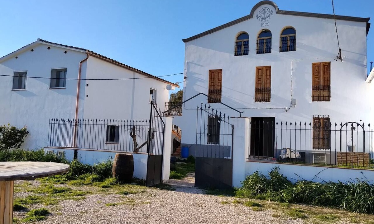 Canaletes House | Rural house 'Maset De La Salut' with mountain views, Wi-Fi, and air conditioning
