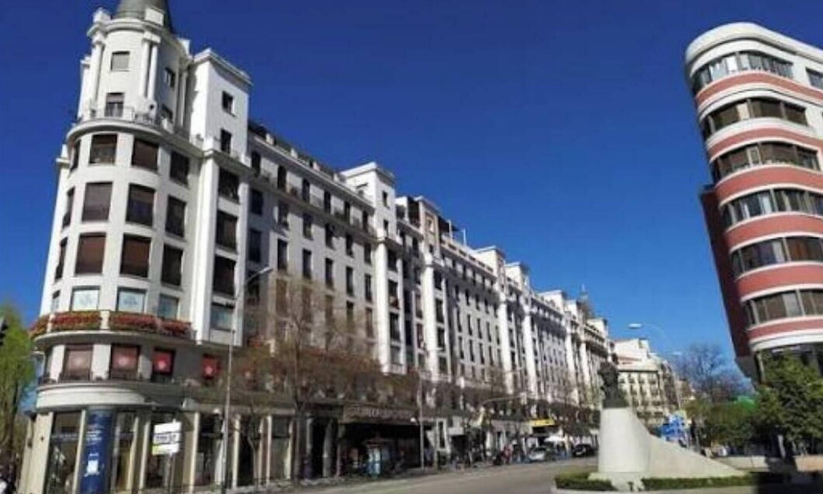 Goya Apartment | Spacious Family Apartment in Goya – Steps from Movistar Arena