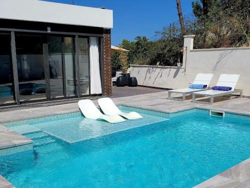Olivella House | Stylish Modern Villa on the Outskirts of Sitges