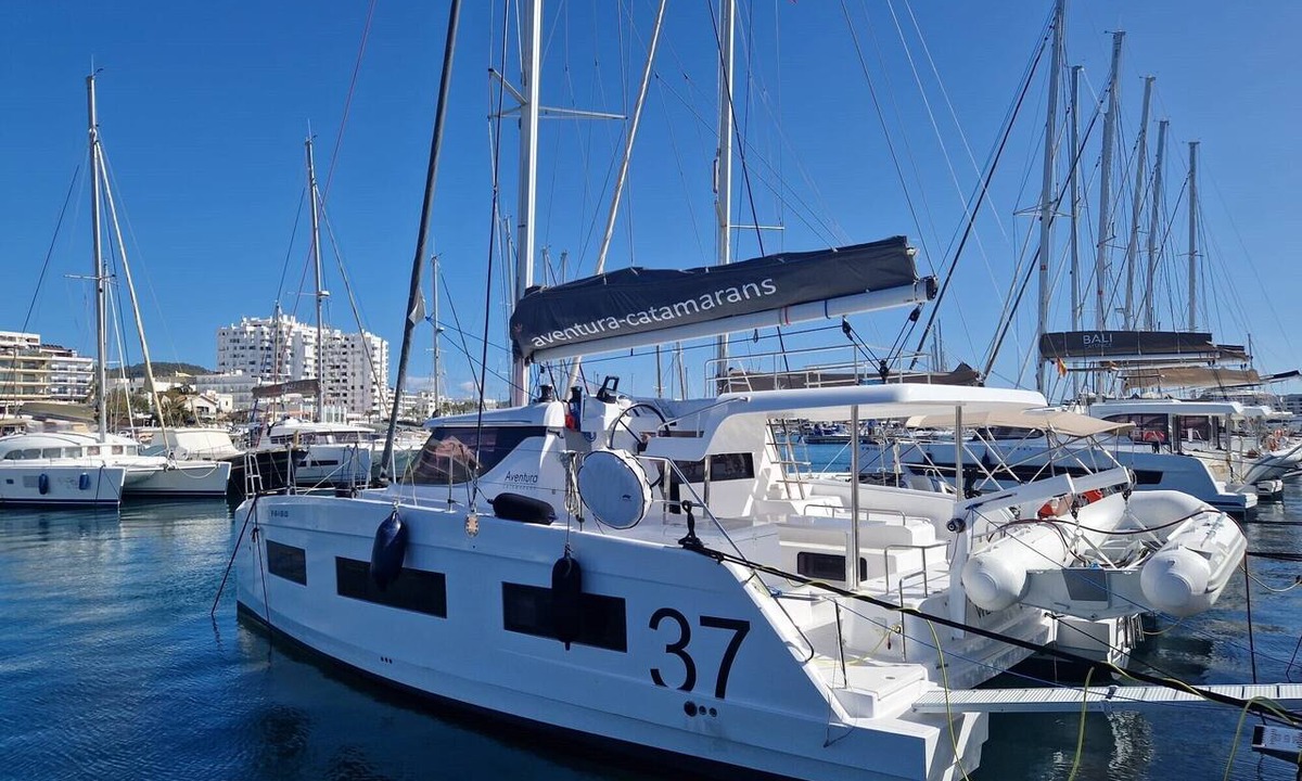 Sant Antoni de Portmany Boat Rental | Sun-Kissed Sailing Adventure in the Majestic Islas Baleares