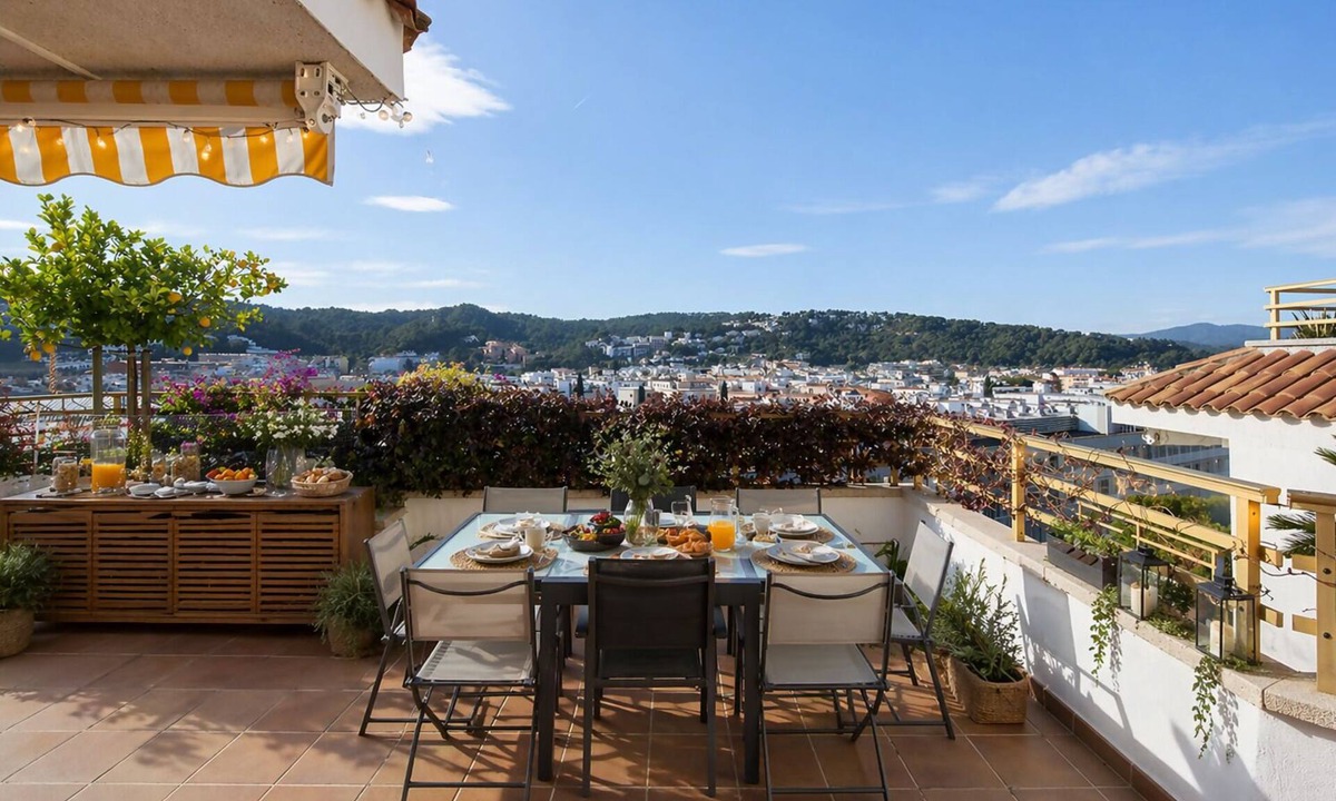 Tossa de Mar Apartment | Terrassa 1 – Large Terrace, Views and Parking