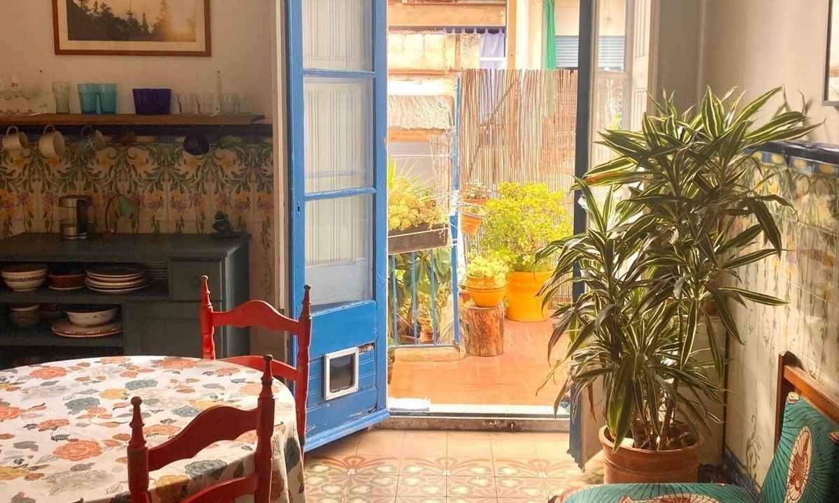 Premia de Mar Ski Chalet | Typical Catalan house with sea view
