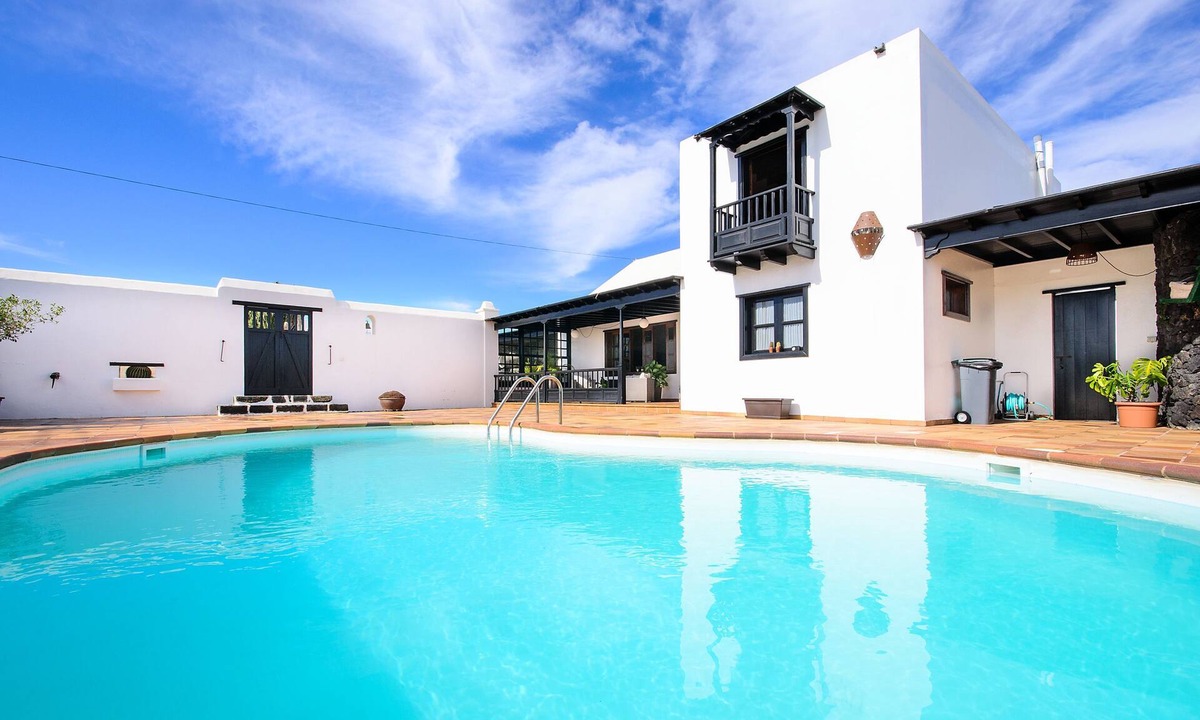 El Islote Villa | Vacation 'El Islote' with Mountain View, Private Pool and Wi-Fi