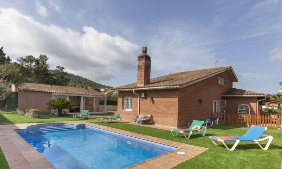 Mont Barbat House | Vacation home San Roca in Tordera - 14 persons, 5 bedrooms