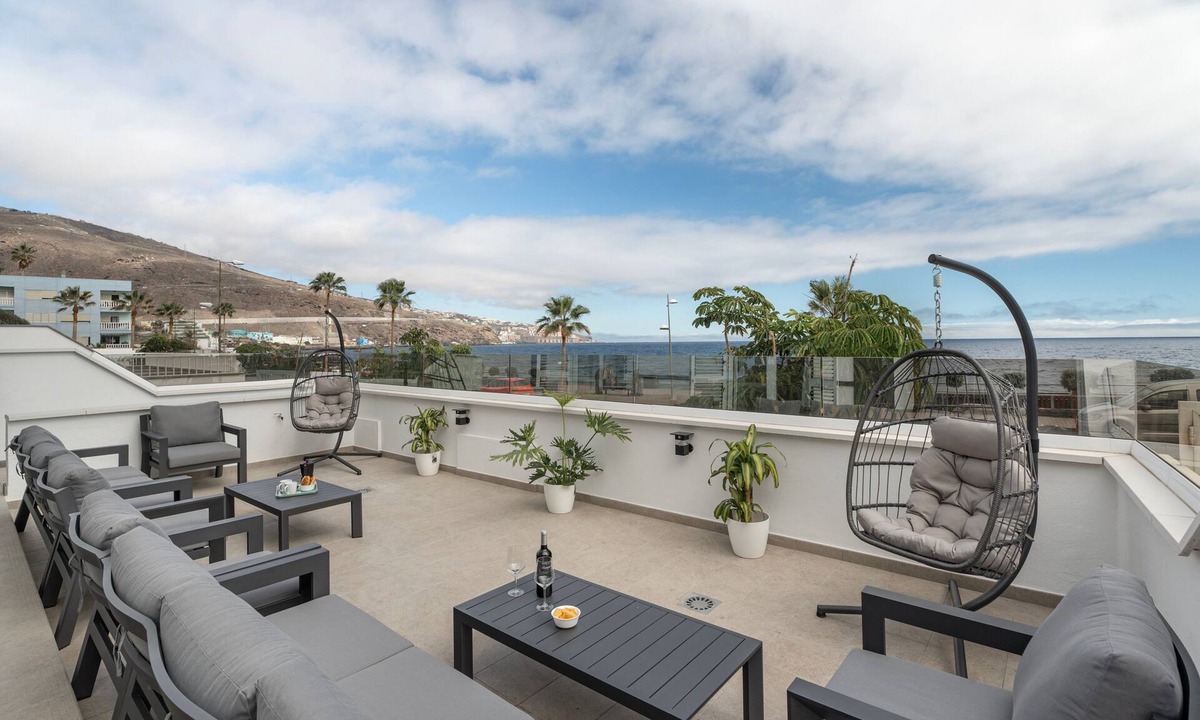 Las Caletillas Villa | Vacation Villa 'Atlantico' with Sea View, Wi-Fi and Air Conditioning