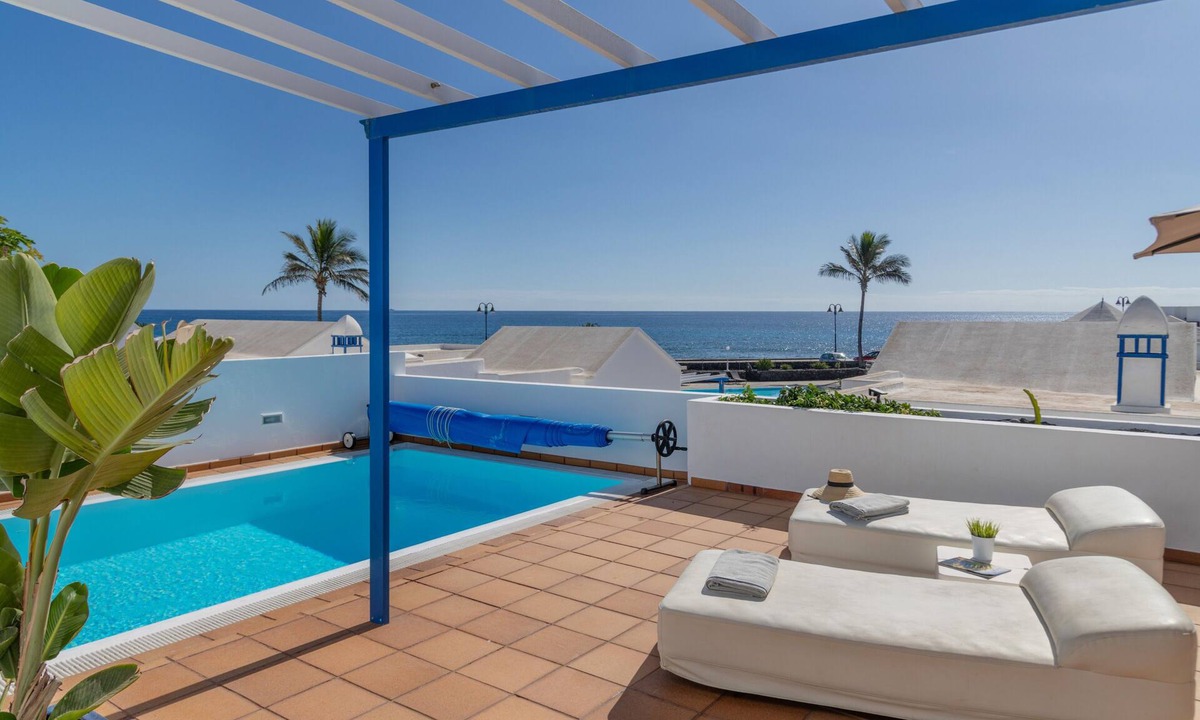 Arrieta Villa | Vacation Villa 'Turqué' with Sea View, Private Pool and Wi-Fi