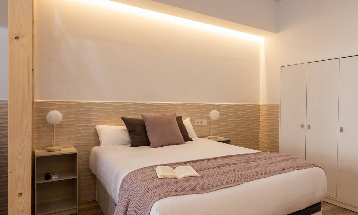 Safranar Apartment | Valencia Urban Suite VIII | 4 Guests | A/C & Wi-Fi | Near the City Center