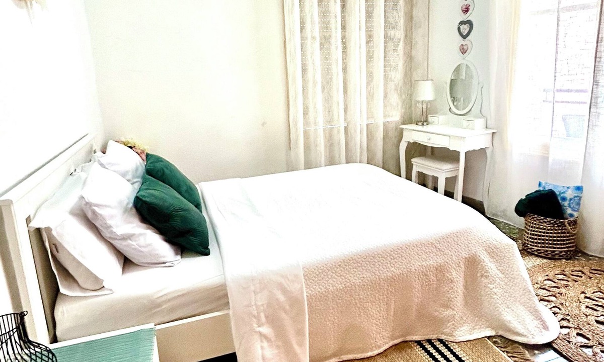 Alicante City Centre Apartment | Very centrally located apartment, close to everything, beach, port, restaurants, stores, etc.