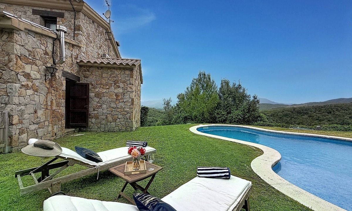Vallgorguina House | Villa 'Can Ayala' Arenys de Munt – With Garden and Private Pool