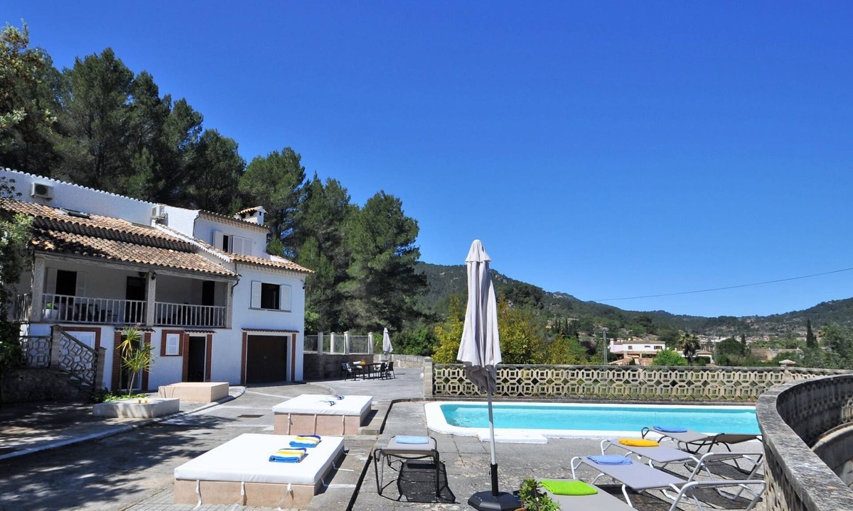 Esporles House | Villa con piscina privada, wifi, aire acondicionado y vistas a montaña ideal pa by Interhome