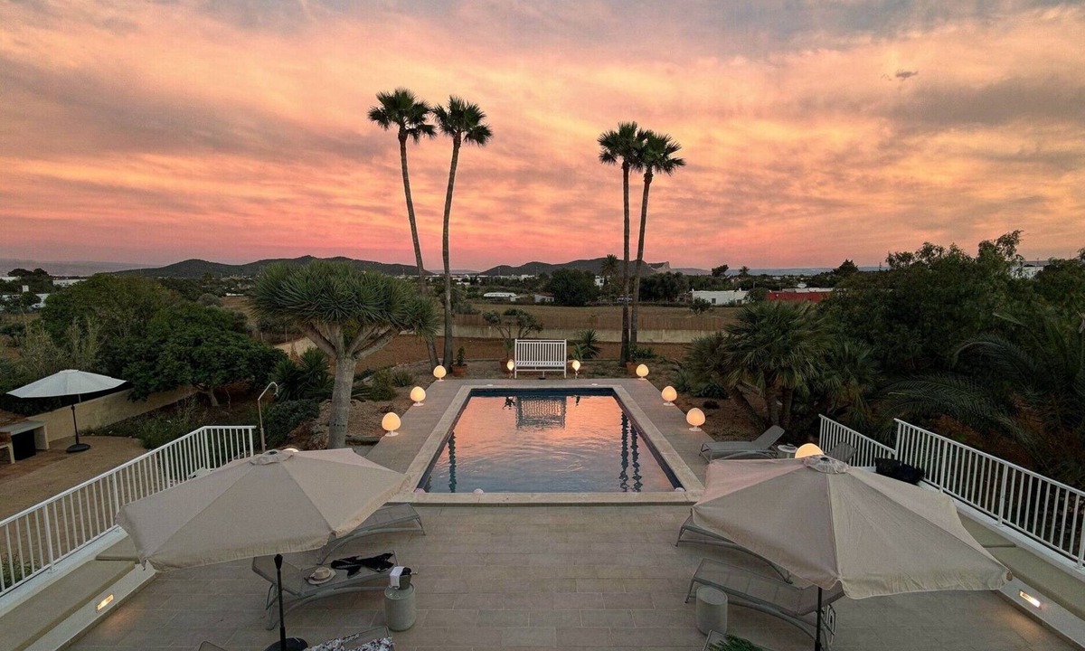 Sant Josep de sa Talaia Villa | Villa 'Can Paola' with Sea View, Wi-Fi and Air Conditioning