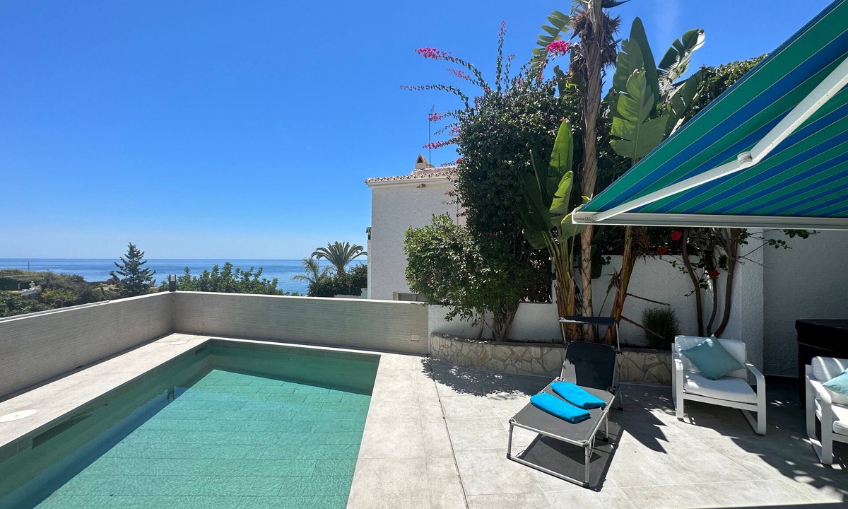 Nerja Villa | Villa 'Family Burriana Beach' with Private Pool, Wi-Fi and Air Conditioning