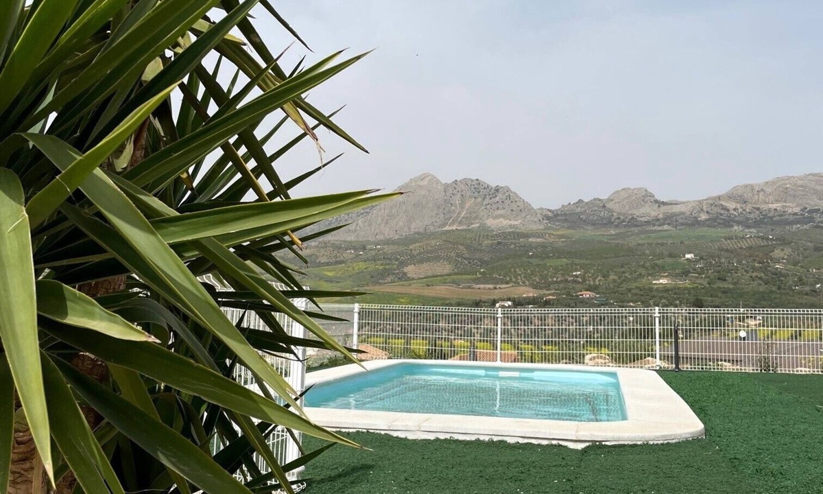 Colmenar Villa | Villa 'Los Moriscos - The Best Views' with Private Pool, Private Terrace and Wi-Fi