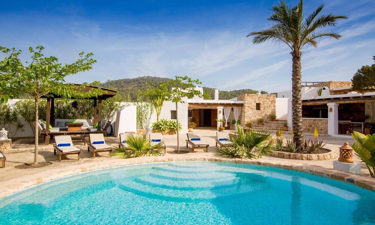 Sant Josep de sa Talaia Villa | Villa 'Sa Paissa De Can Sergent' with Mountain Views, Wi-Fi, and Air Conditioning