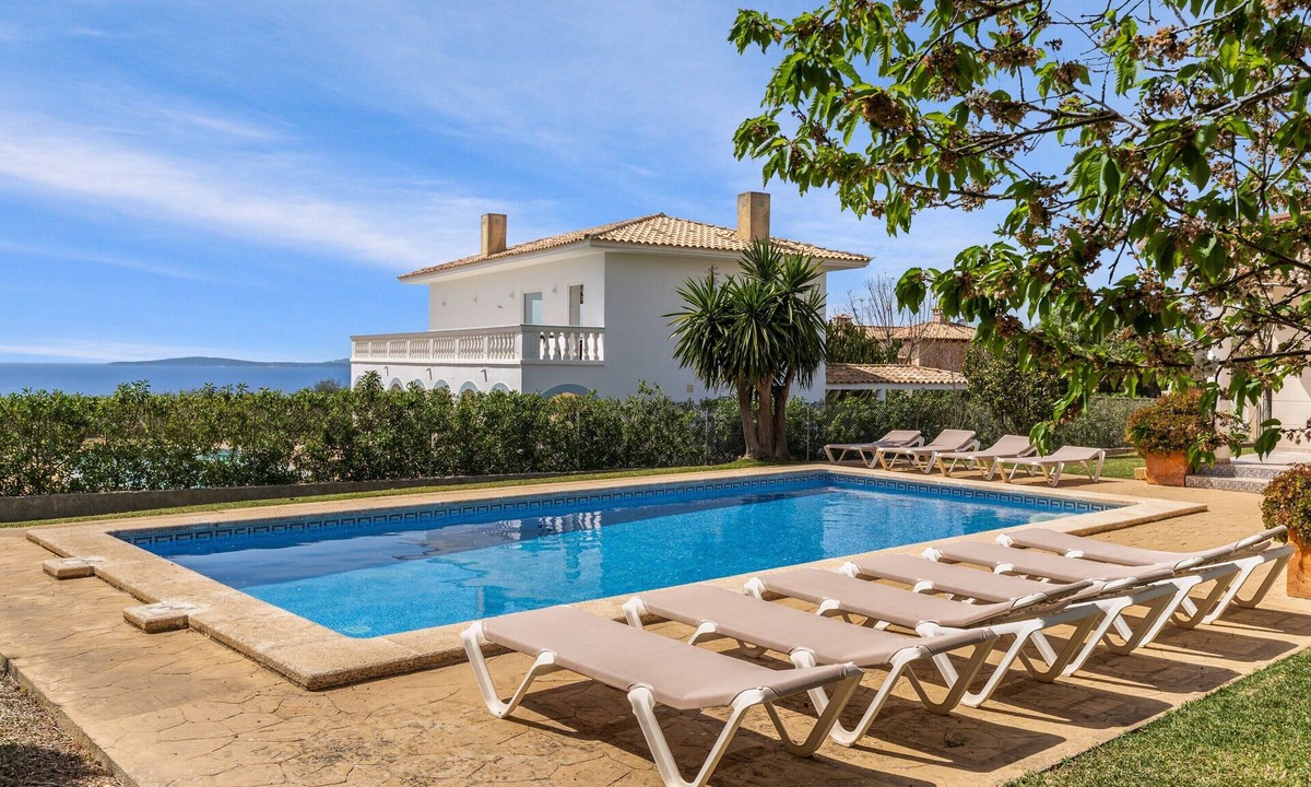 Badia Blava Villa | Villa 'Sa Torre' with Sea Views, Private Pool and Wi-Fi