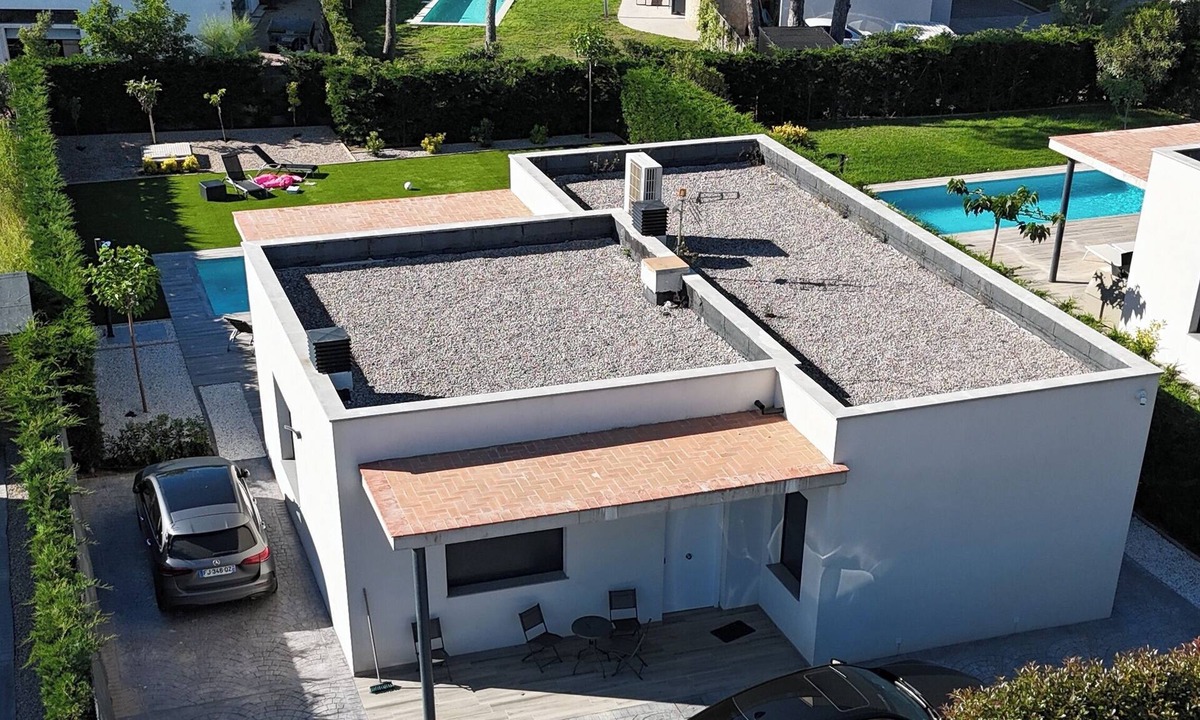 Mas Pinell Villa | Villa with swimming pool 5 minutes walk from Mas Pinell beach!