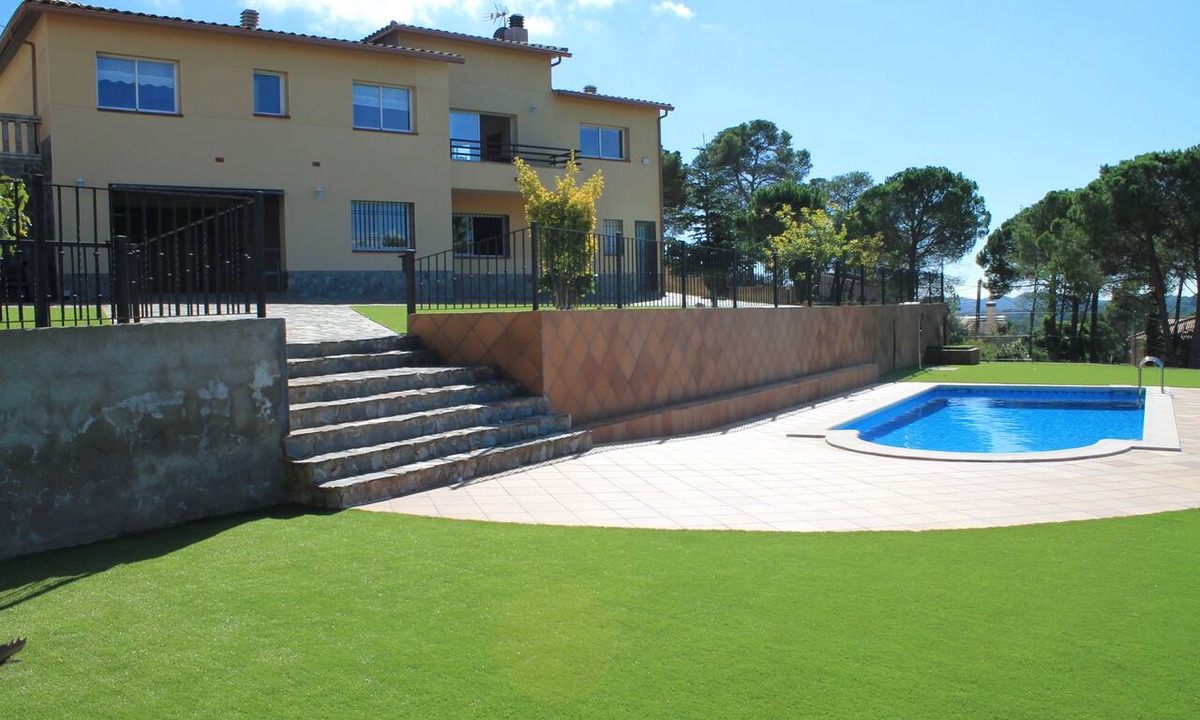 Lloret de Mar Villa | 🍹 Your perfect getaway: holiday home with a pool and spacious outdoor areas