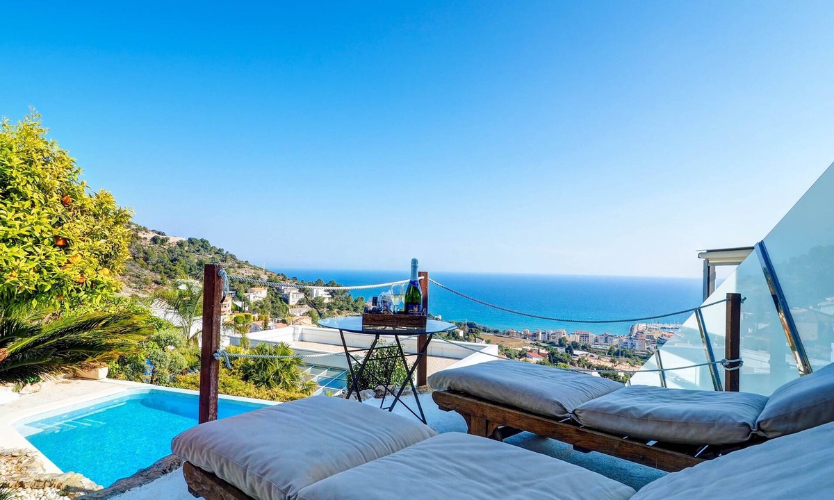 Sitges Villa | Zen Villa by Hello Homes Sitges