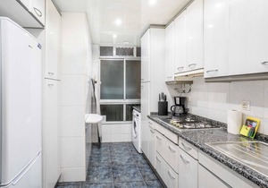 4-bedroom Apartment in Sagrada Familia!