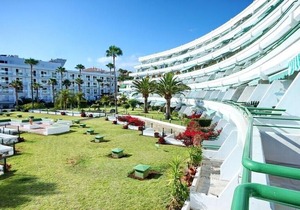 Apartment in beachfront complex in El Duque area, Costa Adeje