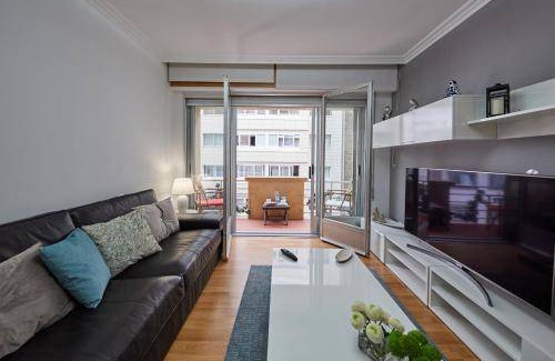 El Ensanche Zona Nuova House | 110 m² House ∙ 3 bedrooms ∙ 6 guests