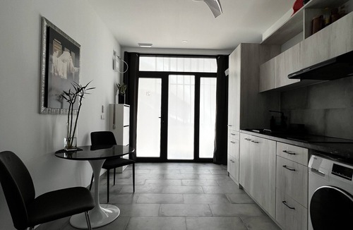 Poblats Maritims Apartment | 10min to the beach and 10min to the city centre good for work.