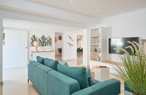 Ibiza Town Villa | 12 Person Ibiza Villa with Pool - Walk to Hï, Ushuaïa & Beach - Can Bossa