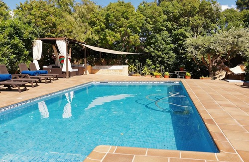 Sitges Town Center Villa | 15 min. by car/Sitges. Villa Ilusión 16 people. XXL Pool by Weekly Villas.