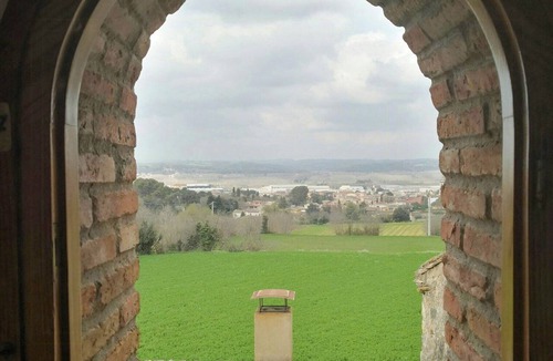 Celra House | 16th-century stone house with pool close to Girona