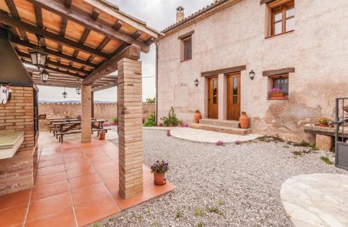 Maians House | 17th century farmhouse in Bages, near Montserrat