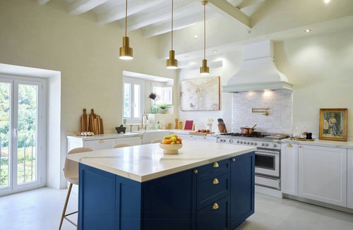 Torrelles de Foix House | 18th-century house with pool in Penedès vineyards