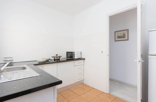 Llafranc Apartment | 1MARS 02 - Basic 3 bedrooms apartment in fron of the beach of Llafranc