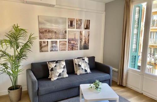 L'Antiga Esquerra de l'Eixample Apartment | 2 BDR EIXAMPLE APARTMENT