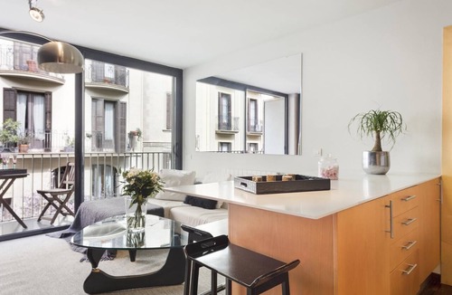 Sant Gervasi Apartment | 2-bedroom apartment in Sarrià with private terrace for 4 people