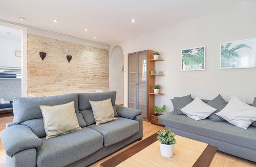 La Sagrada Familia Apartment | 2-bedroom Bright and Classic Sagrada Familia Flat