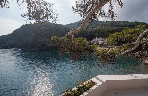 Sa Tuna Apartment | 3 bedroom in first sea line in Sa Tuna, Begur H02