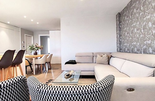 Les Corts Apartment | 3BR Luxury high floor & Terrace near L'illa - Max