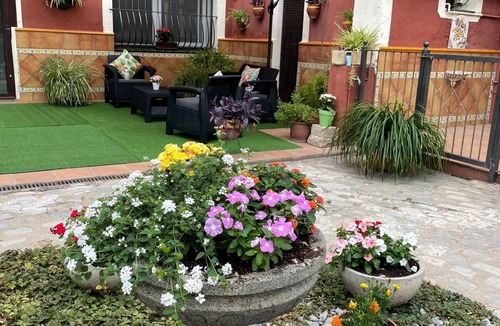 Sant Fost de Campsentelles House | 40m2 suite with two beds and private bathroom.
