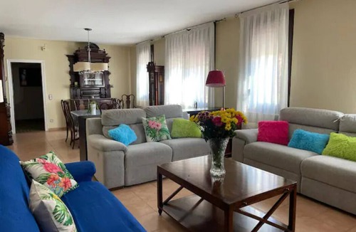 Sant Fost de Campsentelles House | 40m2 suite with two beds and private bathroom.