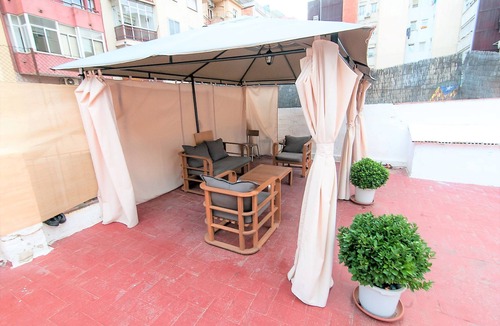 La Maternitat i Sant Ramon Apartment | (5) PRIVATE INDIVIDUAL BEDROOM WITH 200 M2 SUNNY TERRACE