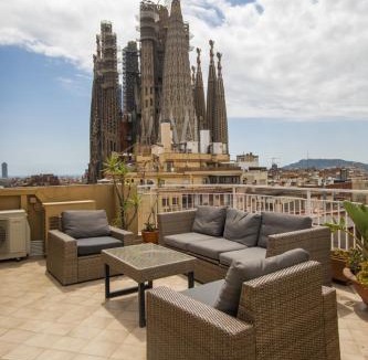 La Sagrada Familia Apartment | A1mar1023 Breathtaking rooftop in Sagrada Familia