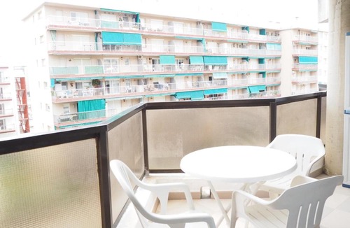 Malgrat de Mar Apartment | Acogedor apartamento con vistas al mar y piscina
