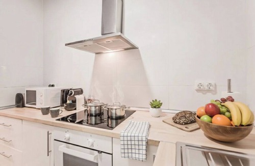Esquerra de l'Eixample Apartment | Acomodis Apartments - Nice 12-Bedroom GroupFlat 6-Baths Barcelona Eixample 23ppl