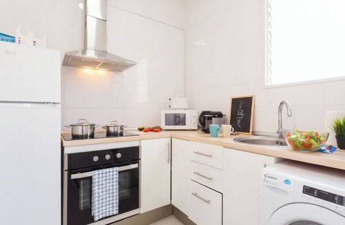 La Nova Esquerra de l'Eixample Apartment | Acomodis Apartments - Nice 16-Bedroom GroupFlat 8-Baths Barcelona Eixample 30ppl