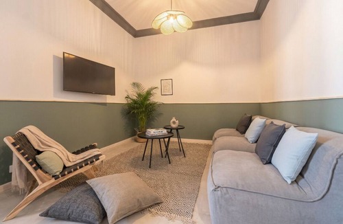 La Nova Esquerra de l'Eixample Apartment | Acomodis Apartments - Nice 16-Bedroom GroupFlat 8-Baths Barcelona Eixample 30ppl