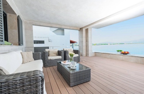 es Bacares Ski Chalet | Aixa - House In Marina Manresa. Free Wifi