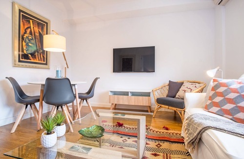 Milla de Oro Apartment | Apartamento Chic para 2 en la Golden Mile, Madrid