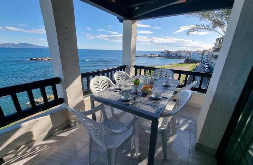 Pedrinya Apartment | Apartamento moderno de 3 habitaciones a 50m de la playa con piscina - HISP-236-30