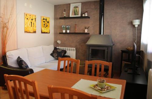 Ribes De Freser Apartment | Apartamento Gis, con chimenea!