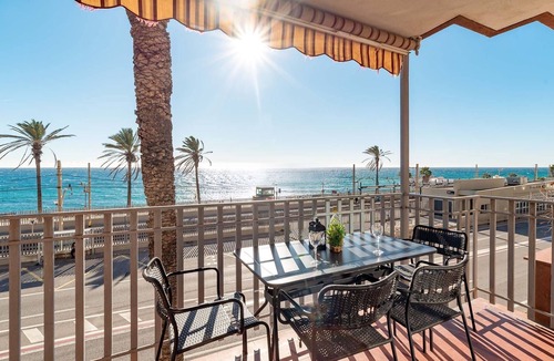 Vilassar de Mar Apartment | Apartamento Vistamar a 25km BCN with Sea View, Terrace, Balcony, A/C & Wi-Fi